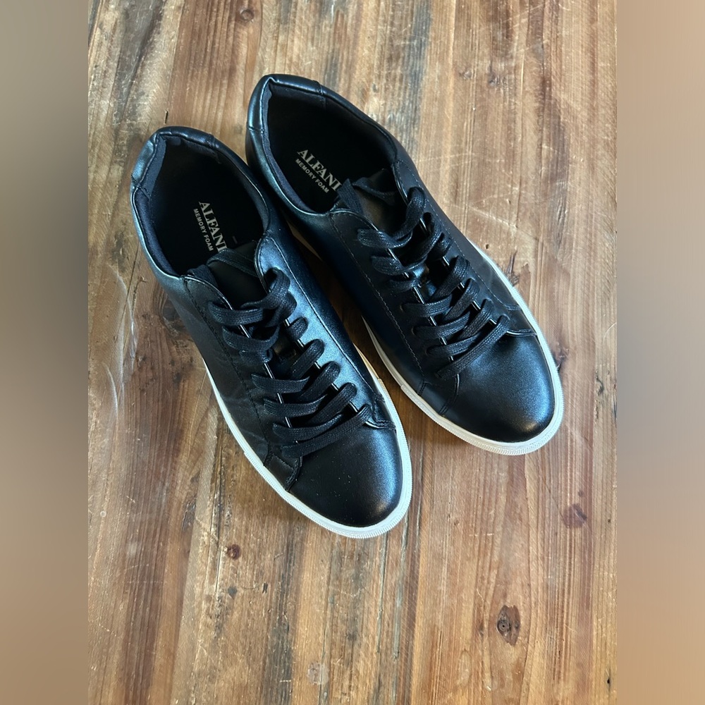 Alfani Black Leather Men’s Sneakers, size 9 - Picture 3 of 7